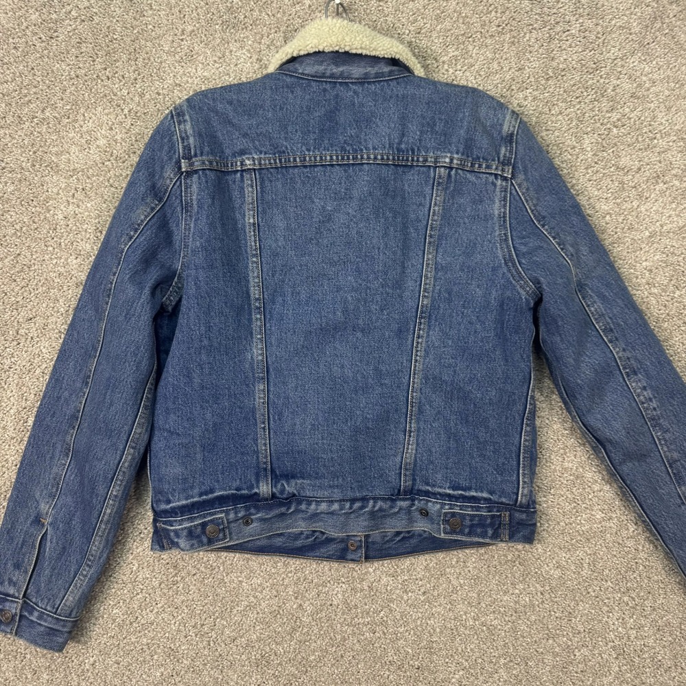 Levi's Premium Sherpa Trucker Jacket Womens Medium Blue Rose Snake Patches - Picture 2 of 9